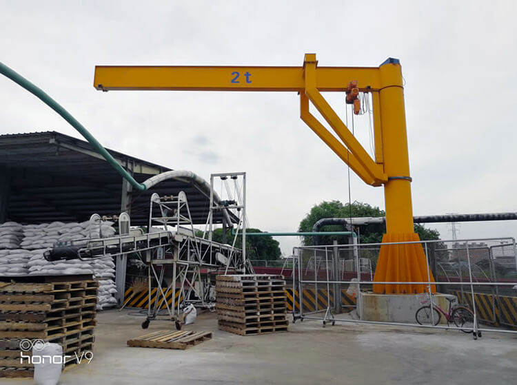 Cameroon 2 Tons Pillar Crane