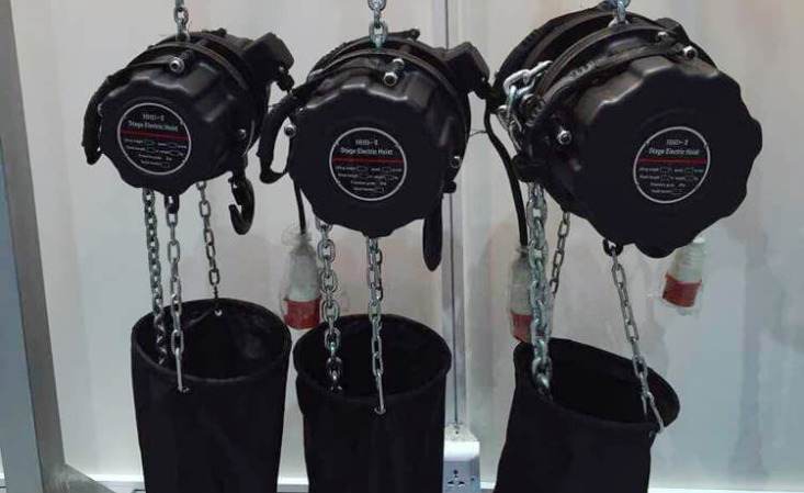 British VIP customer orders stage chain hoist for the second time