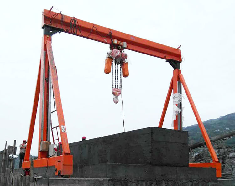 SEVENCRANE mobile gantry crane