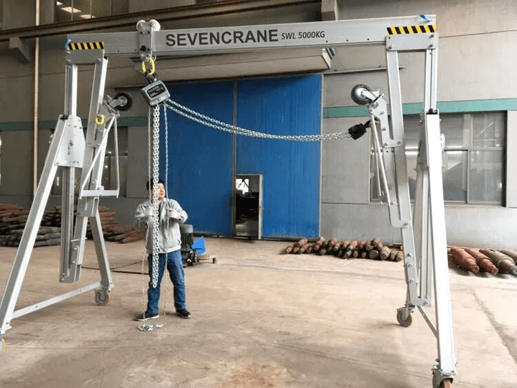 adjustable height crane