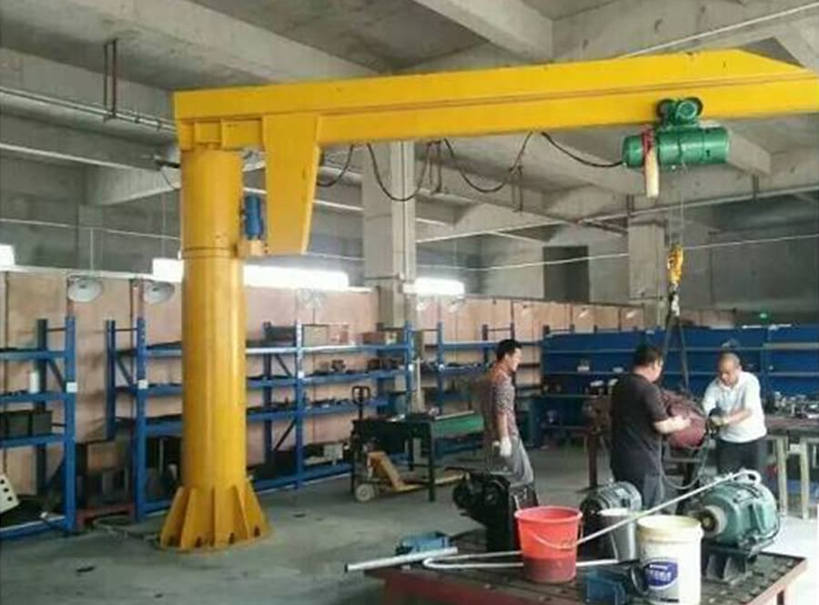 Cantilever Crane – Efficient Lifting Solution for Challenging Environments