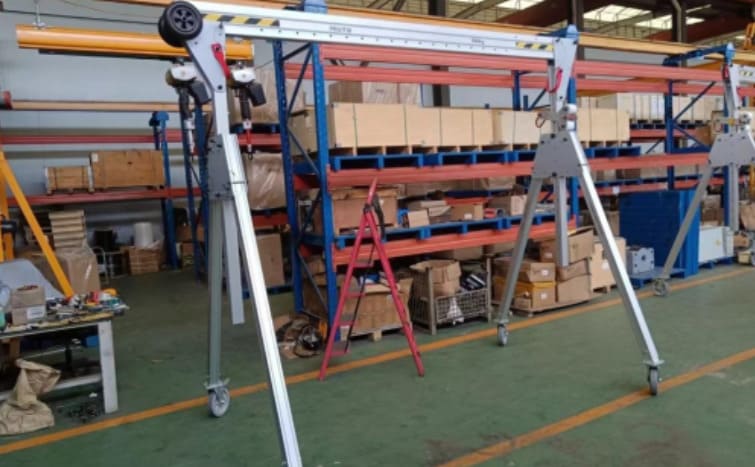 U.K. Portable Aluminum Gantry Crane Transaction Case